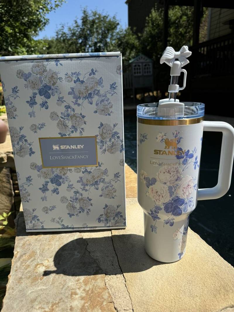 40oz Stanley Quencher H2.0 Tumbler